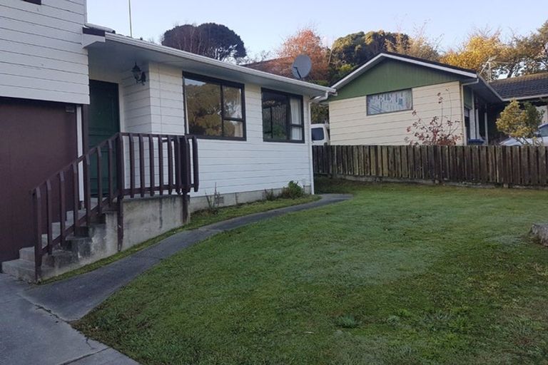 Photo of property in 37 Postgate Drive, Whitby, Porirua, 5024