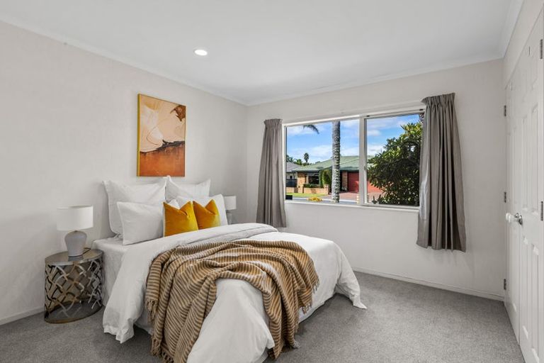 Photo of property in 12 Dan Tori Place, Orewa, 0931