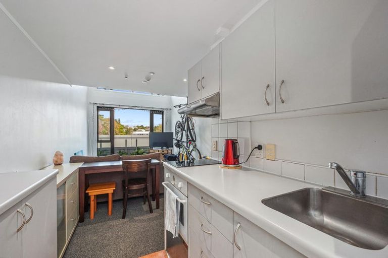 Photo of property in 16b/30 Westward Ho, Glen Eden, Auckland, 0602