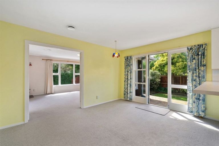 Photo of property in 15 Cranbrook Avenue, Burnside, Christchurch, 8053