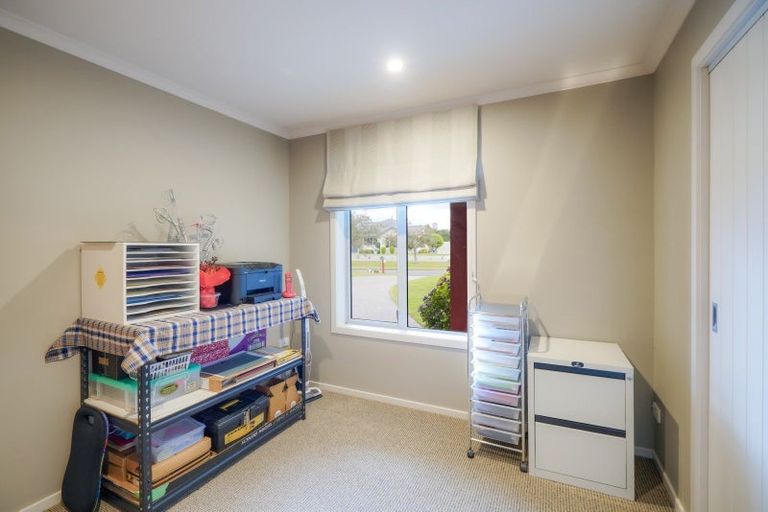 Photo of property in 50 Glenroy Park Drive, Waikiwi, Invercargill, 9810