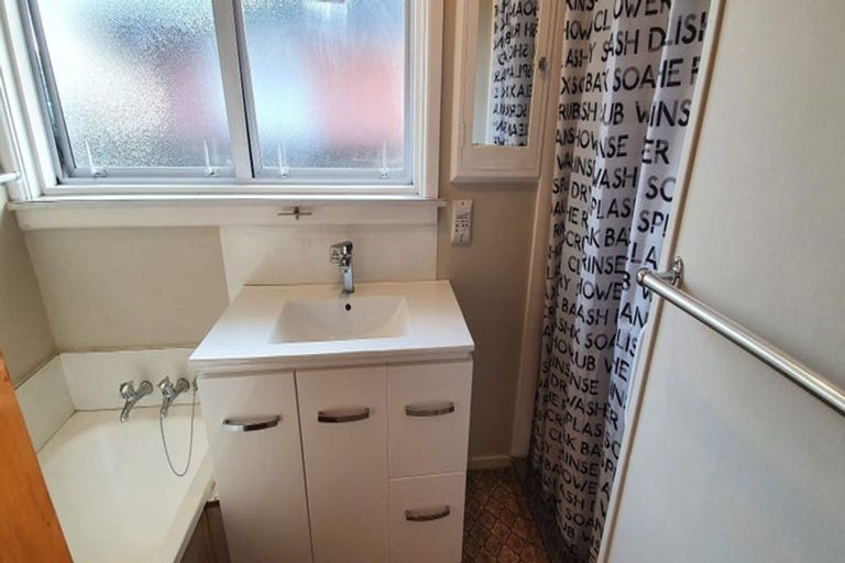 Photo of property in 28 Pauline Street, Linwood, Christchurch, 8062