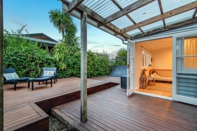 Photo of property in 1/10 Coronation Street, Belmont, Auckland, 0622