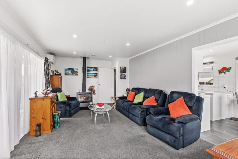 Photo of property in 199 Don Buck Road, Massey, Auckland, 0614