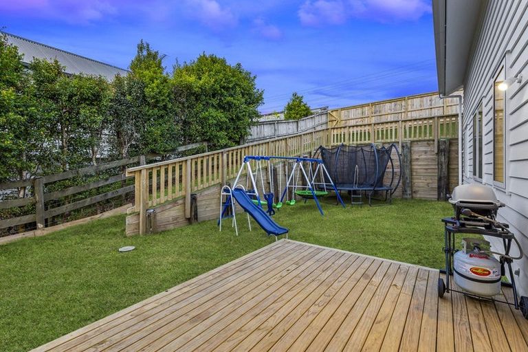 Photo of property in 31 Hewson Drive, Snells Beach, 0920