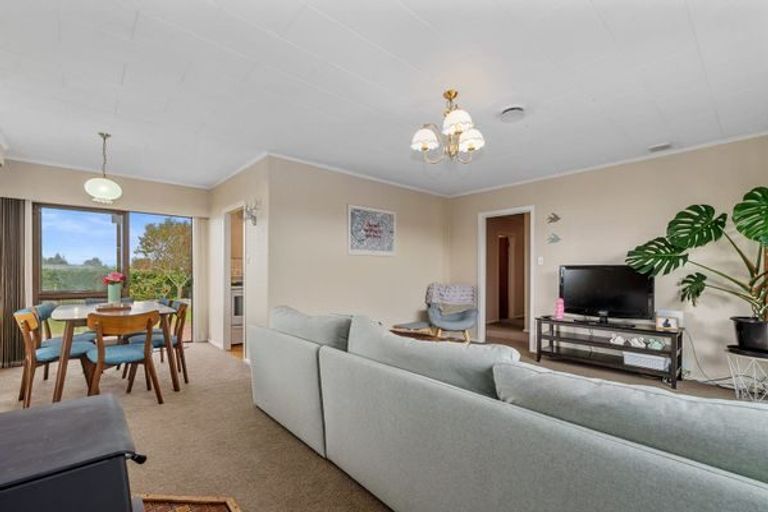 Photo of property in 1 Ngatuku Place, Tokoroa, 3420