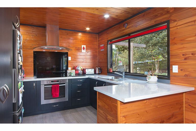 Photo of property in 120 Colombo Road, Waiuku, 2123