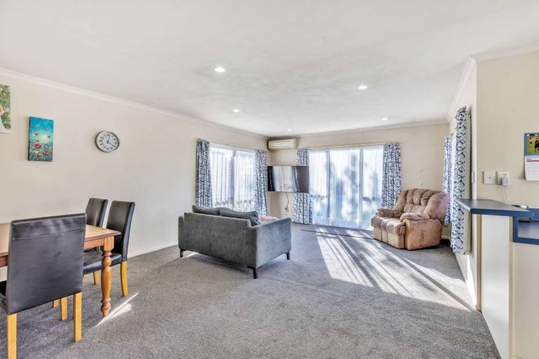 Photo of property in 142a Springs Road, Hornby, Christchurch, 8042