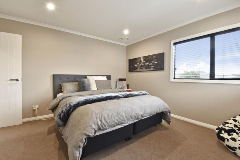 Photo of property in 14 Corsica Way, Karaka, Papakura, 2113