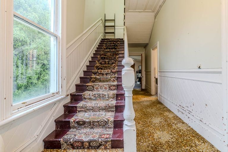 Photo of property in 100 Queen Street, North Dunedin, Dunedin, 9016