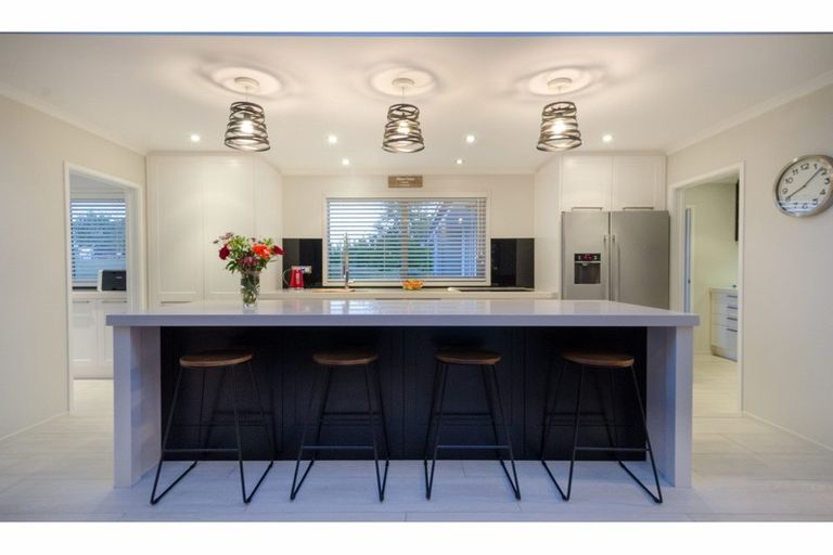 Photo of property in 55 Riverhead Road, Kumeu, 0810