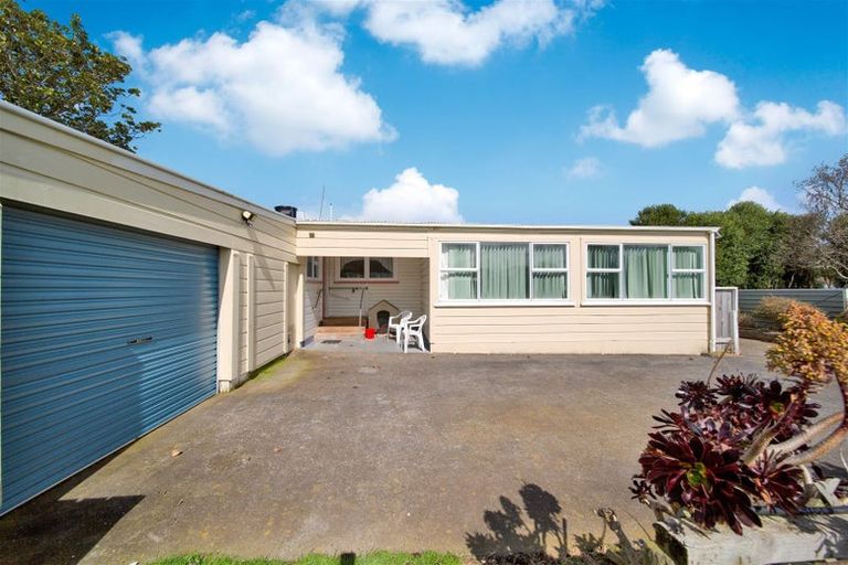 Photo of property in 39 Patu-kukupa Street, Manaia, 4612