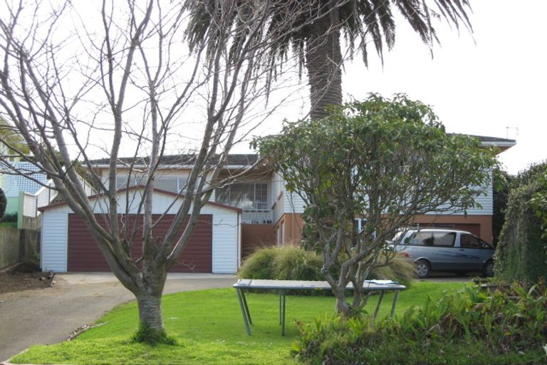 Photo of property in 17 Stuart Place, Blagdon, New Plymouth, 4310