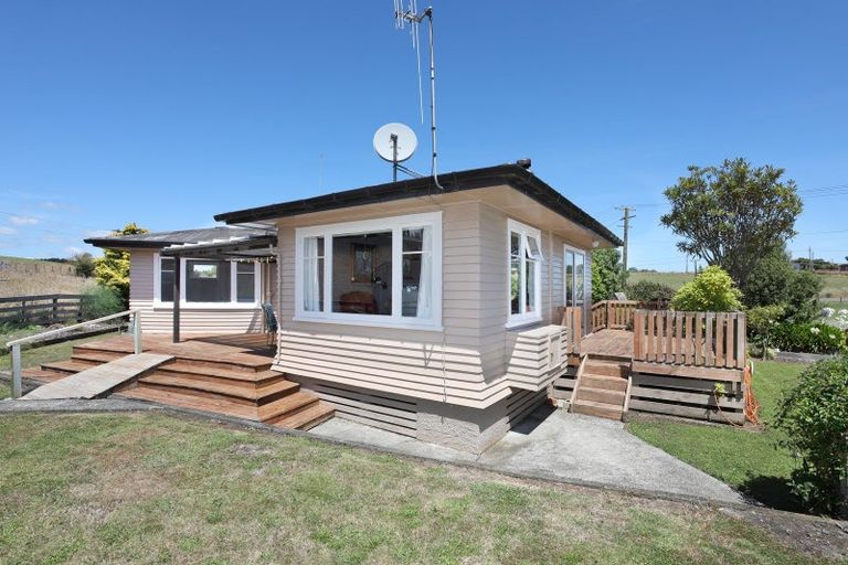 Photo of property in 19 Ingham Street, Halcombe, Feilding, 4779