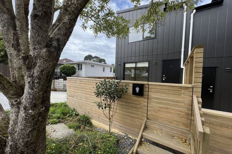 Photo of property in 1/20 Peach Road, Glenfield, Auckland, 0629