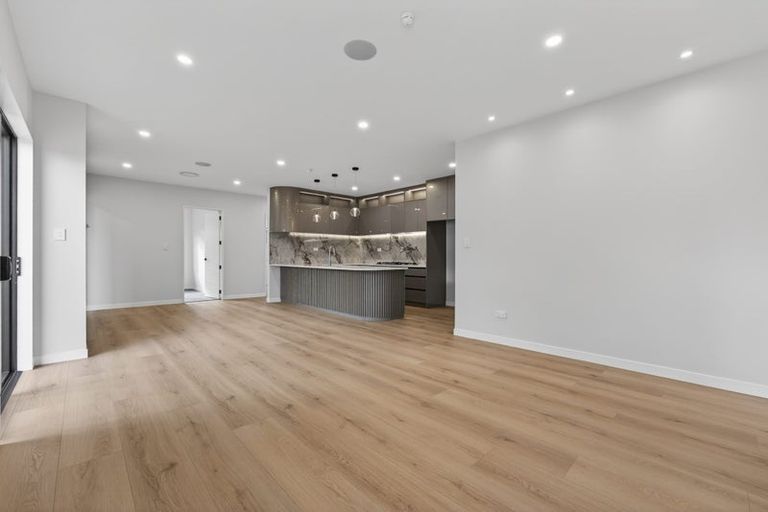 Photo of property in 10 Piko Road, Opaheke, 2113