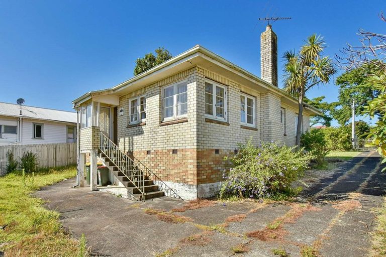 Photo of property in 17 Peverill Crescent, Papatoetoe, Auckland, 2025