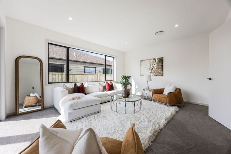 Photo of property in 32 Grut Greens, Silverdale, 0932