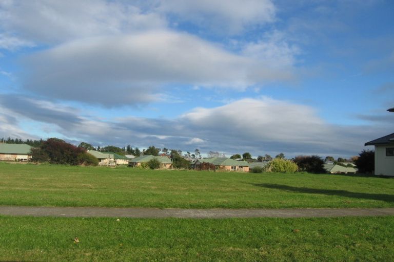 Photo of property in 144 Ruapehu Drive, Fitzherbert, Palmerston North, 4410