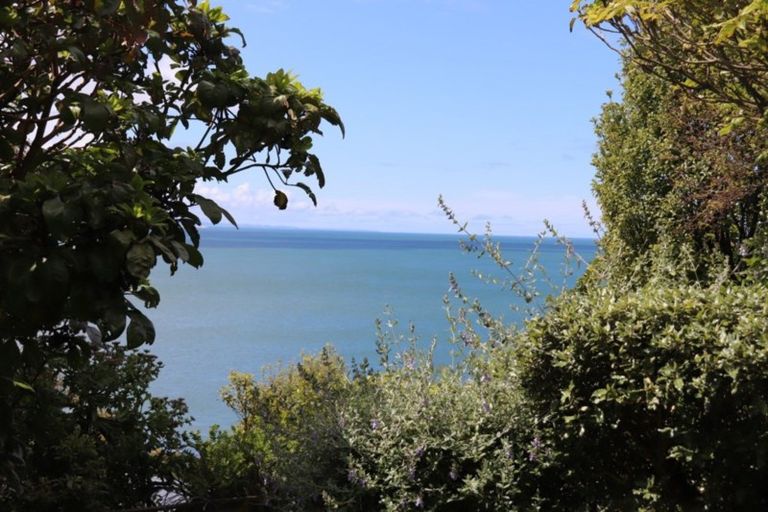 Photo of property in 80 Marine Parade, Bluff, 9814