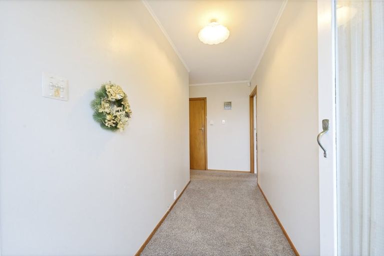 Photo of property in 175 Waimumu Road, Massey, Auckland, 0614