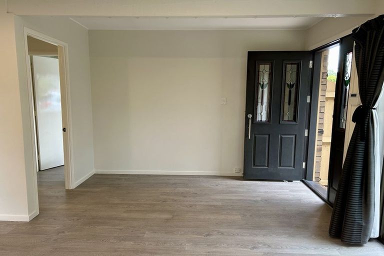 Photo of property in 2/36 Pakira Avenue, Glendene, Auckland, 0602