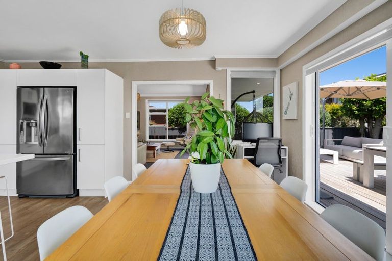 Photo of property in 64 Nevada Drive, Merrilands, New Plymouth, 4312