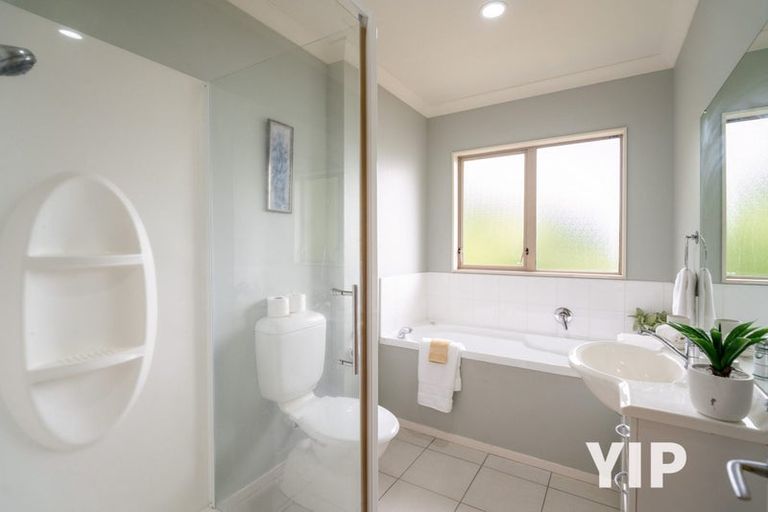 Photo of property in 50 Erlestoke Crescent, Churton Park, Wellington, 6037