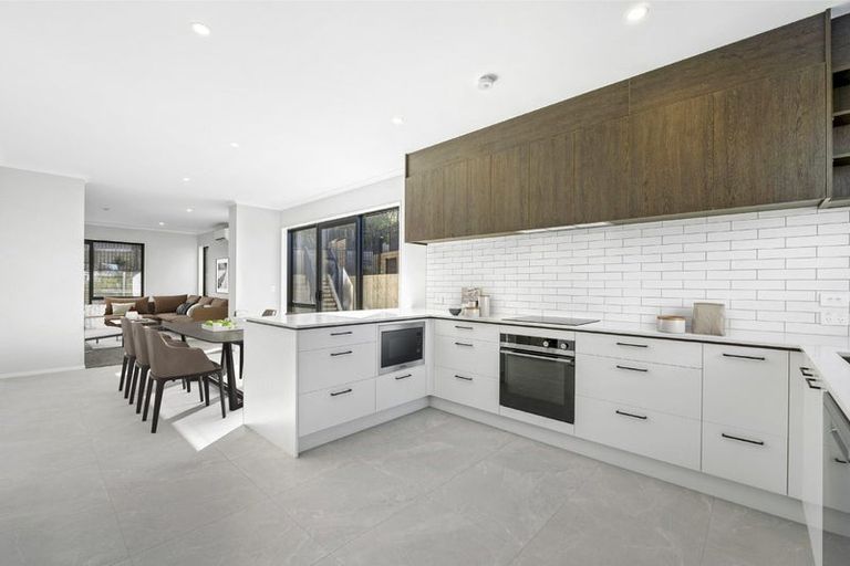 Photo of property in 40a Kukuwai Avenue, Red Beach, 0932