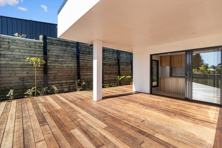 Photo of property in 228a Heta Road, Merrilands, New Plymouth, 4312