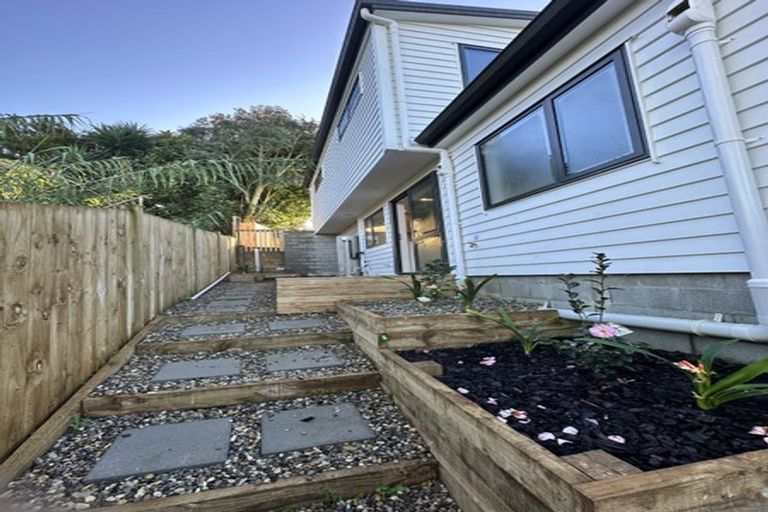 Photo of property in 10b Helleur Road, Massey, Auckland, 0614