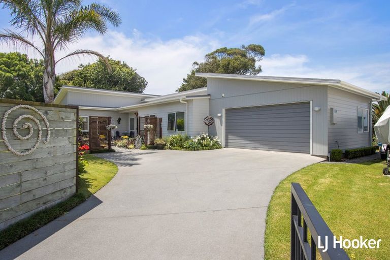 Photo of property in 14 Seafoam Place, Waihi Beach, 3611