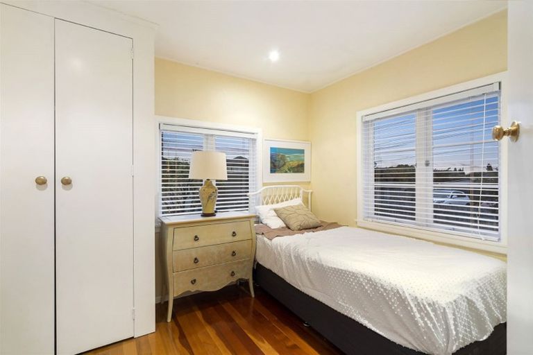 Photo of property in 1/21 Stanley Avenue, Milford, Auckland, 0620