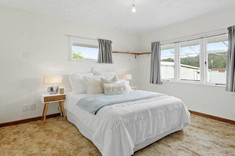 Photo of property in 699 Swanson Road, Swanson, Auckland, 0612