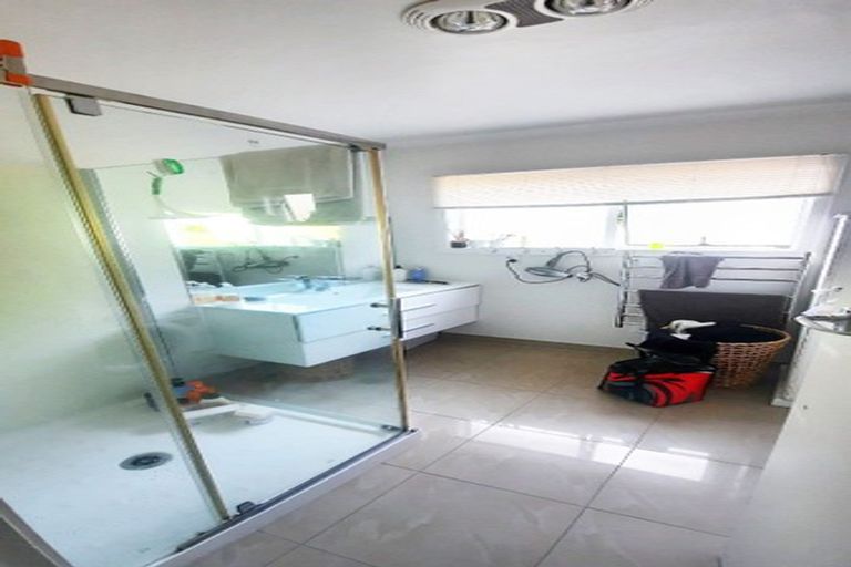 Photo of property in 9 Bryers Place, Bayview, Auckland, 0629