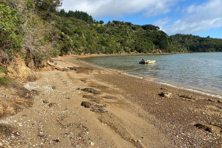 Photo of property in 114a Ranui Road, Karetu, 0283