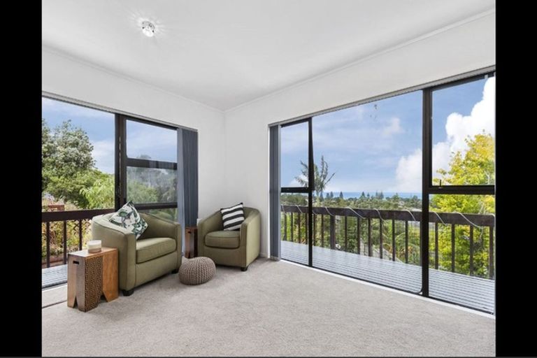 Photo of property in 11a Orewa Heights Crescent, Orewa, 0931