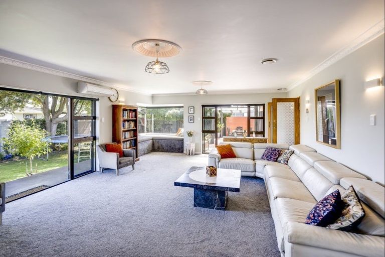 Photo of property in 28 Chester Street, Taradale, Napier, 4112