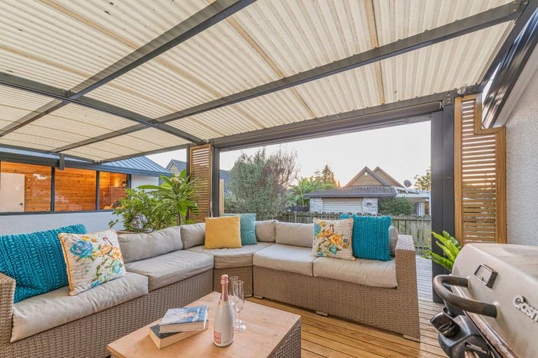 Photo of property in 1/32 Glucina Avenue, West Harbour, Auckland, 0618