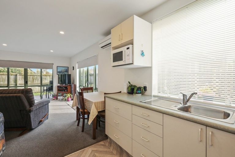 Photo of property in 2/90 Hawke Street, New Brighton, Christchurch, 8083