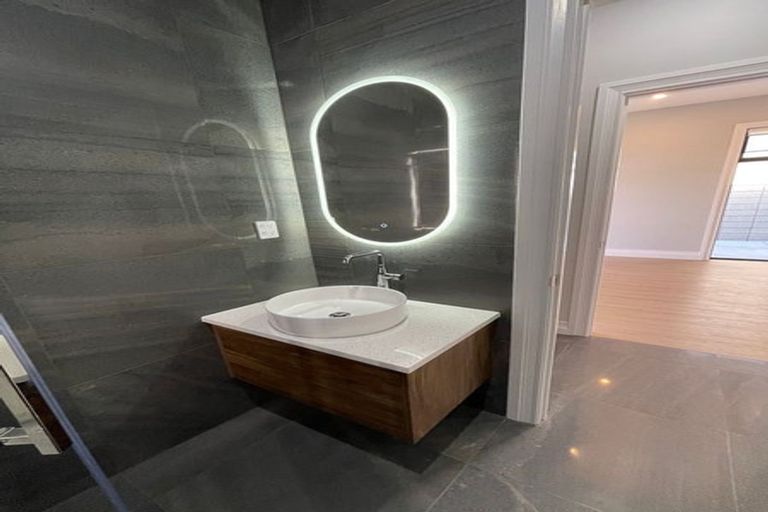 Photo of property in 9 Durness Place, Red Beach, 0932