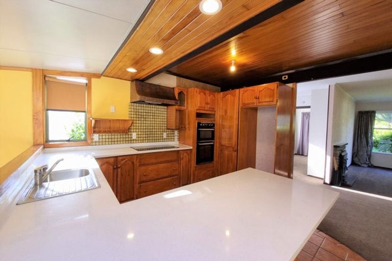 Photo of property in 62 Divich Avenue, Te Atatu South, Auckland, 0610