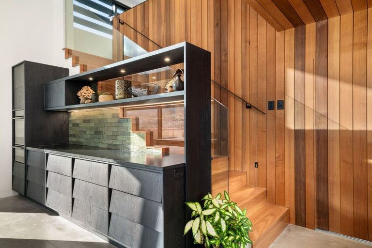 Photo of property in 11 Red Deer Rise, Kelvin Heights, Queenstown, 9300