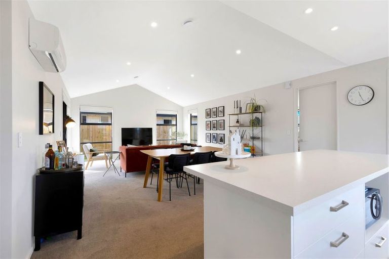 Photo of property in 9 Deans Place, Amberley, 7410