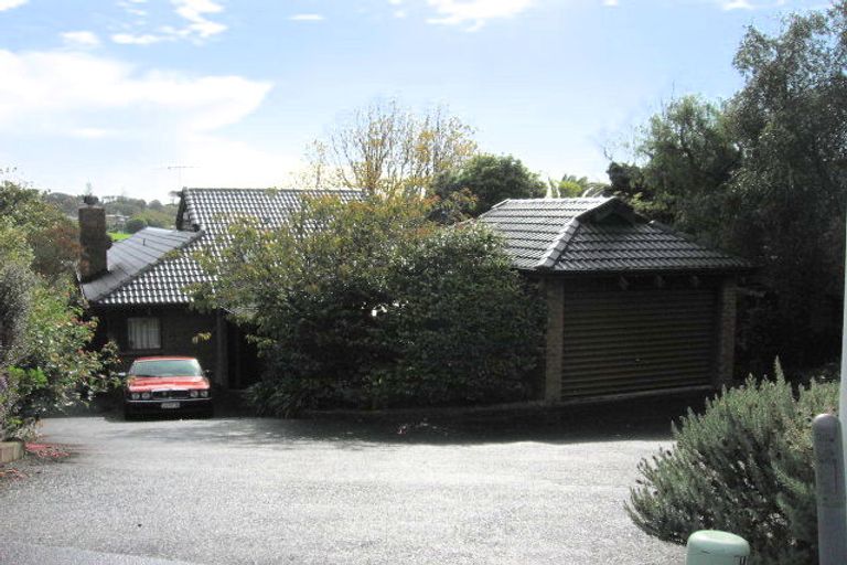 Photo of property in 12 Pleasant Place, Mellons Bay, Auckland, 2014