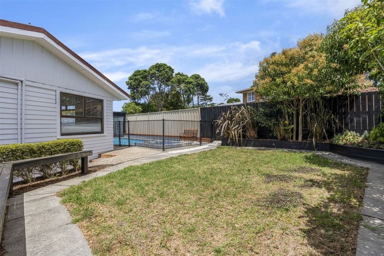 Photo of property in 2/44 Becroft Drive, Forrest Hill, Auckland, 0620