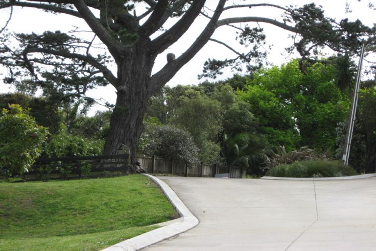 Photo of property in 1a Mcentee Road, Waitakere, Auckland, 0816