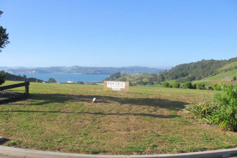 Photo of property in 1 Ohuka Place, Whitianga, 3510
