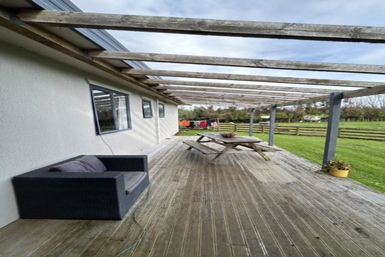 Photo of property in 45 Koputaroa Road, Levin, 5575