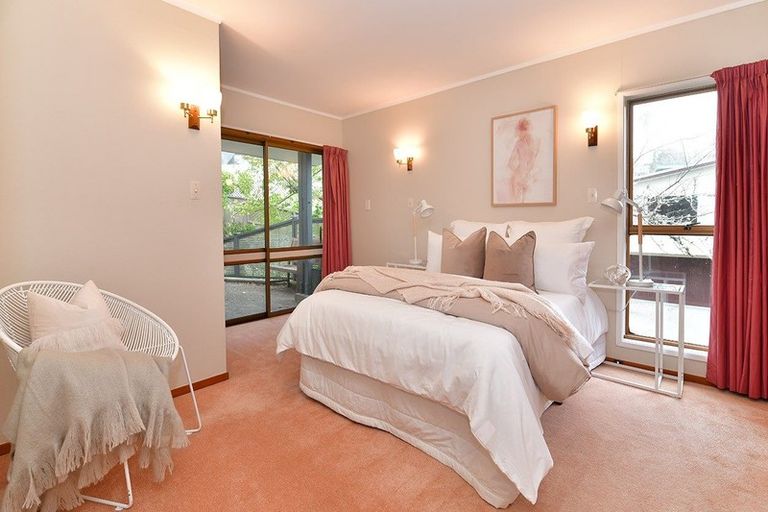 Photo of property in 1/9 Taumata Road, Castor Bay, Auckland, 0620